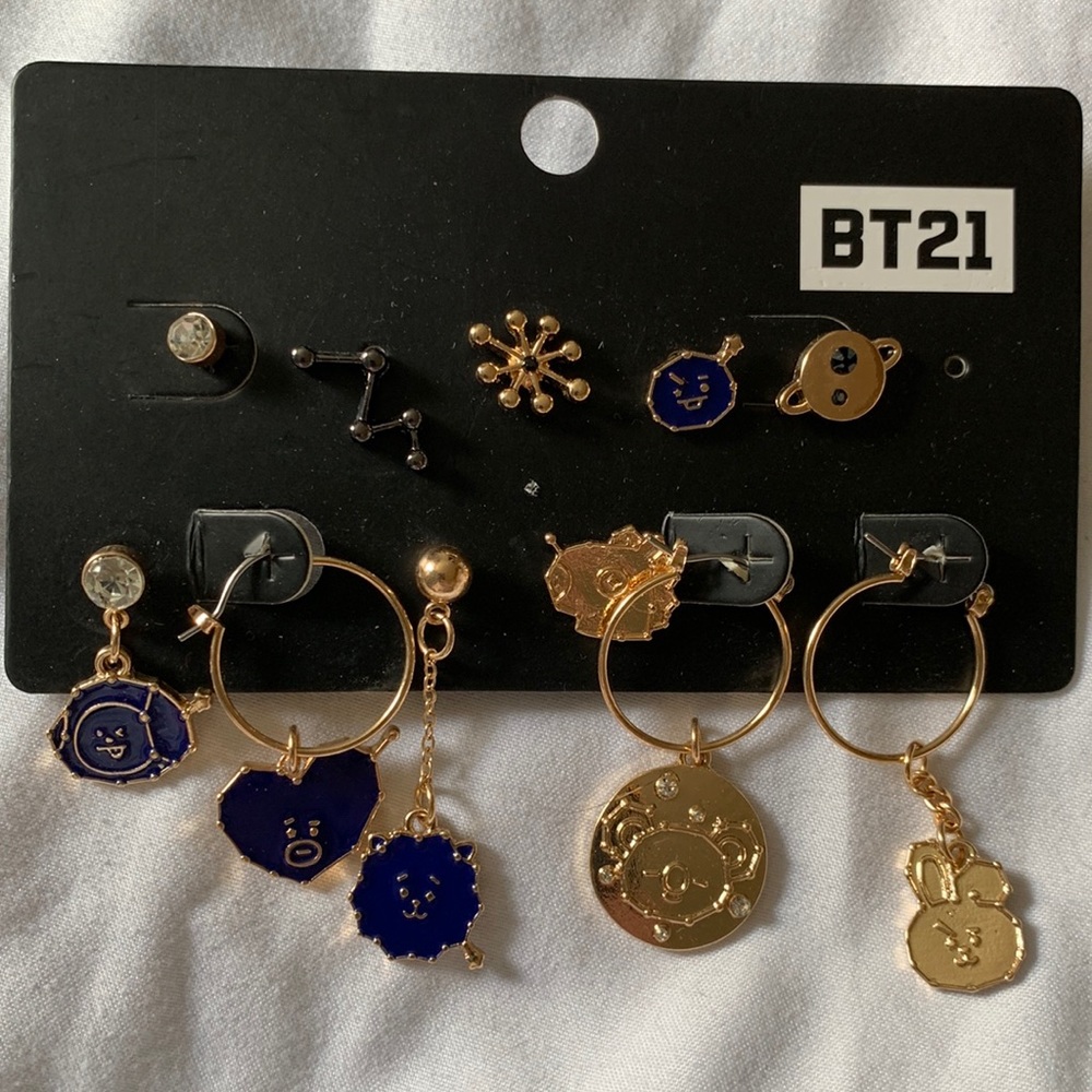 BT21 mismatched earrings set - new